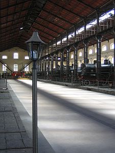 haupthalle_eisenbahnmuseum_pietrarsa